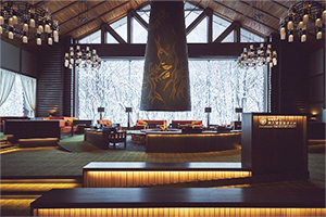 奥入瀬渓流ホテル　「ロビー 森の神話」