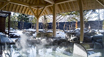 冬の露天風呂（イメージ）