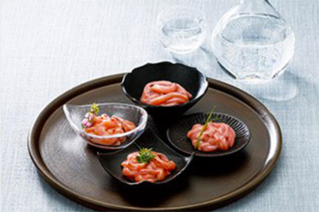 〔小田島水産食品〕木樽仕込いか塩辛（化粧箱樽入）