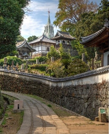 平戸：寺院と教会の見える坂道（イメージ）