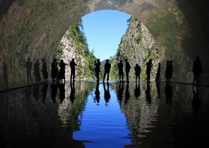 清津峡  マ・ヤンソン/MADアーキテクツ「Tunnel of Light」